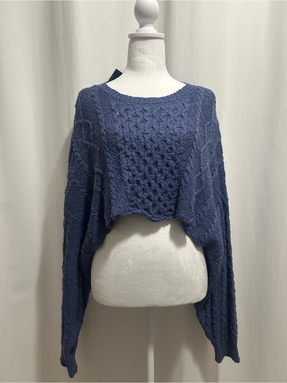 Forever 21 Cropped Cable Knit Crewneck Sweater in Slate Blue